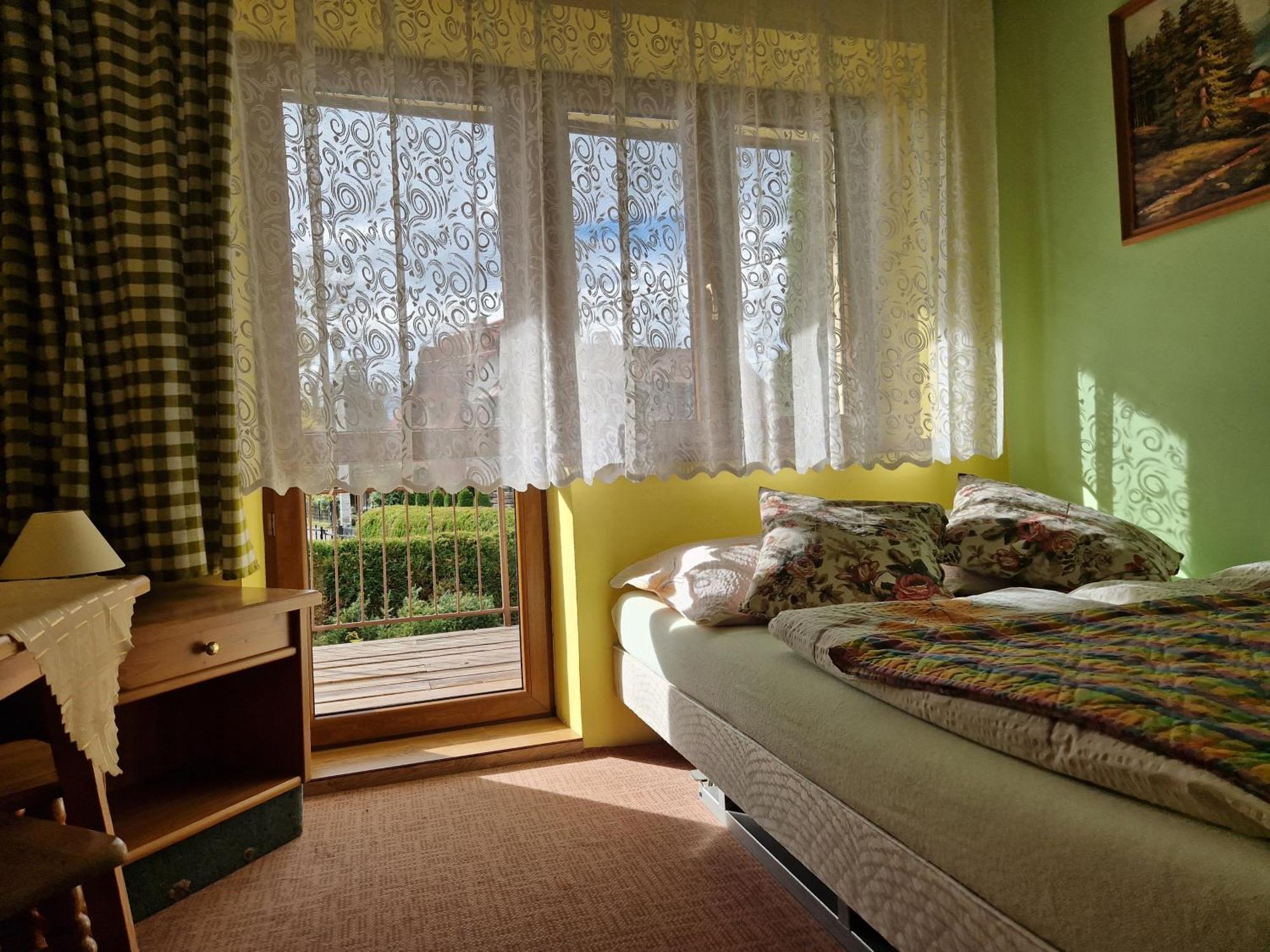 Pokoje Goscinne U Landy Poronin Esterno foto